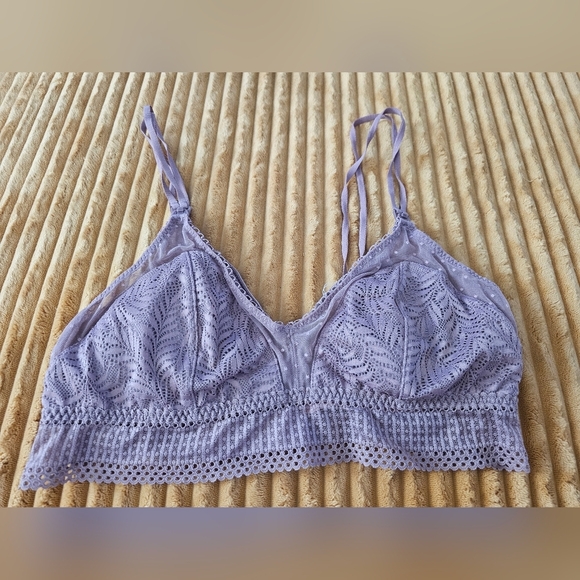 Lace Bralette in Gray - Picture 2 of 10